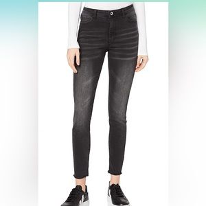 Find skinny jeans-NWOT raw hem